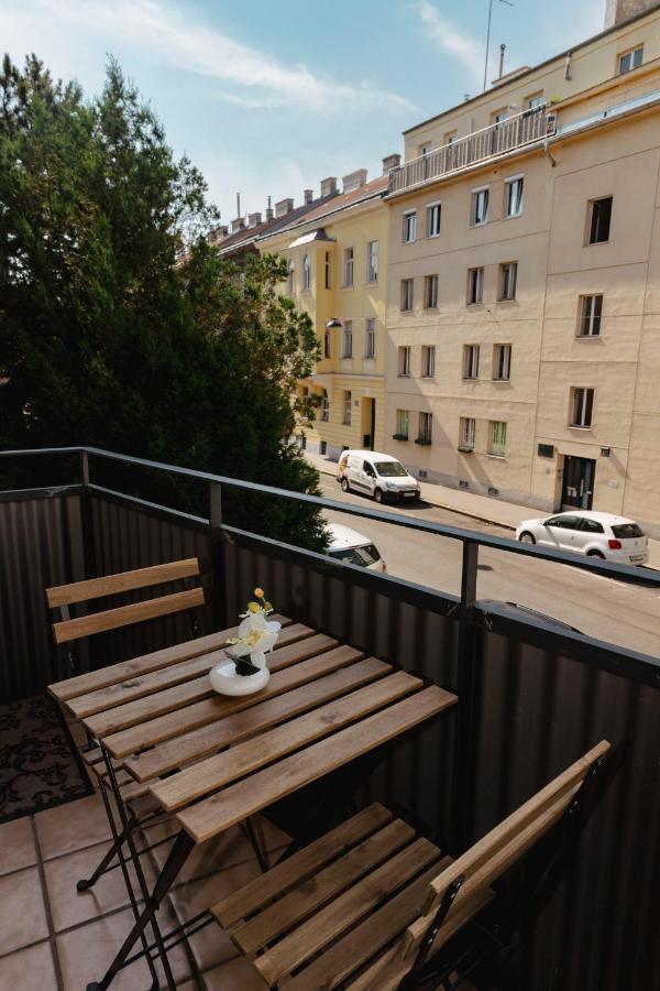 Beautiful 2-Bedroom Apartment Near Schoenbrunn فيينا المظهر الخارجي الصورة