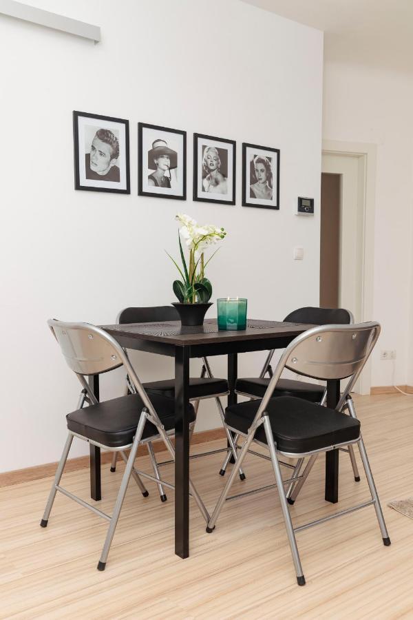Beautiful 2-Bedroom Apartment Near Schoenbrunn فيينا المظهر الخارجي الصورة
