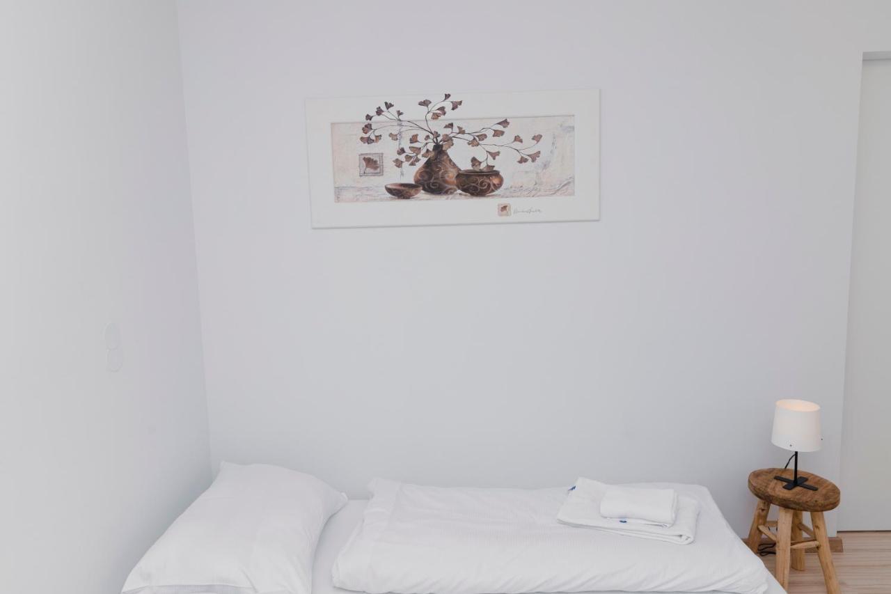 Beautiful 2-Bedroom Apartment Near Schoenbrunn فيينا المظهر الخارجي الصورة