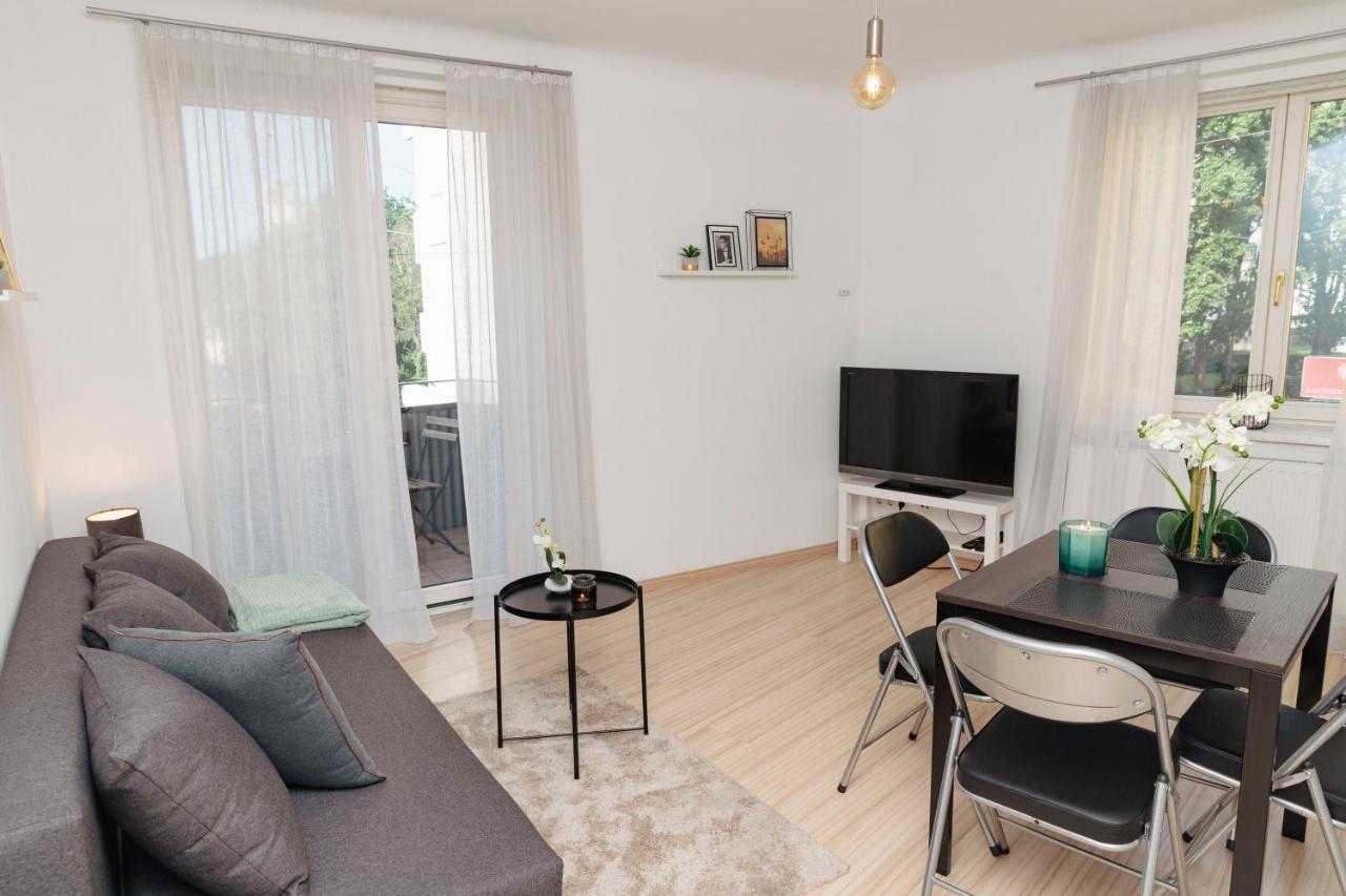 Beautiful 2-Bedroom Apartment Near Schoenbrunn فيينا المظهر الخارجي الصورة