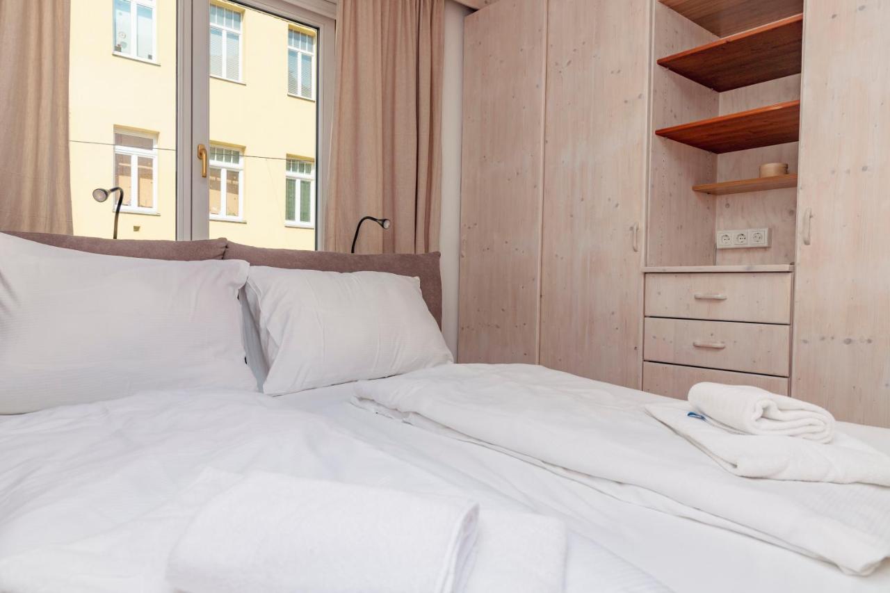Beautiful 2-Bedroom Apartment Near Schoenbrunn فيينا المظهر الخارجي الصورة